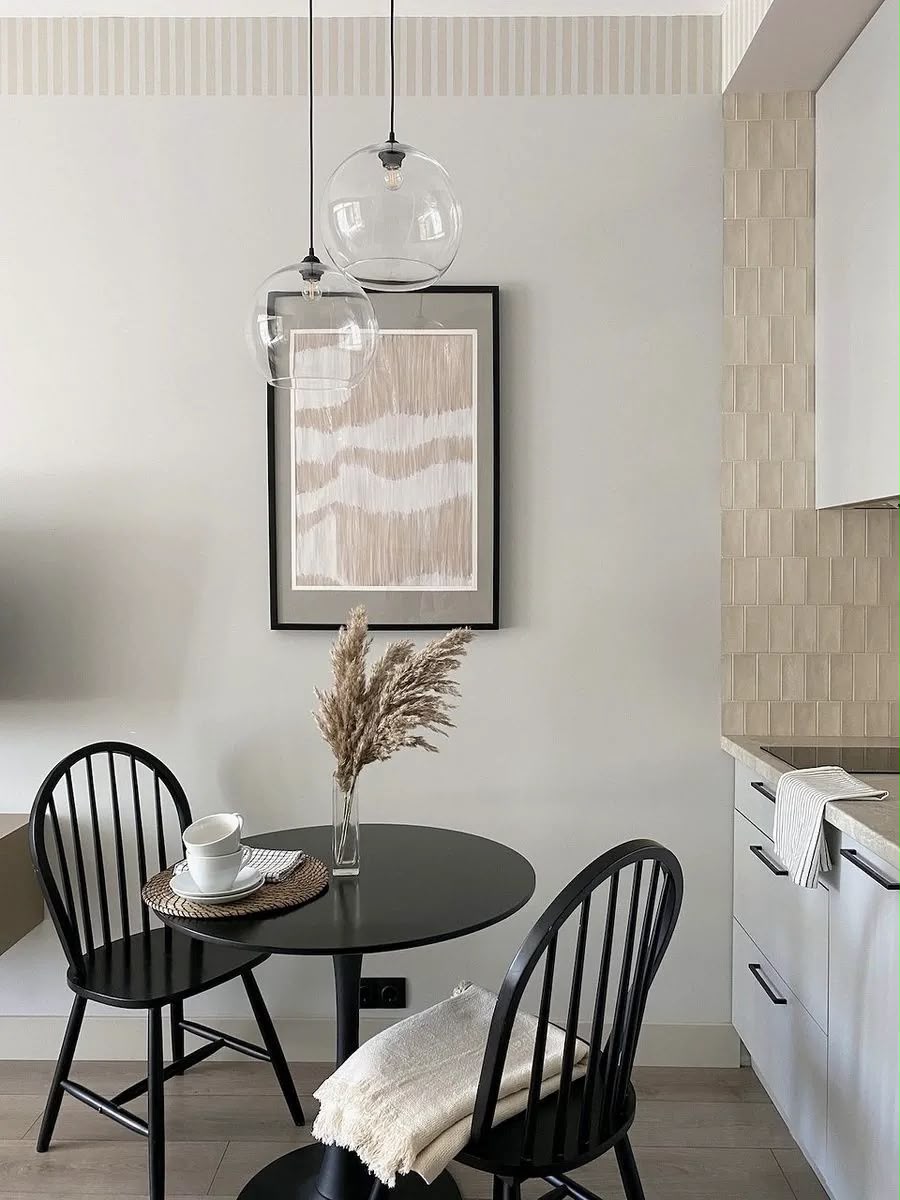 Legacy Dining Table