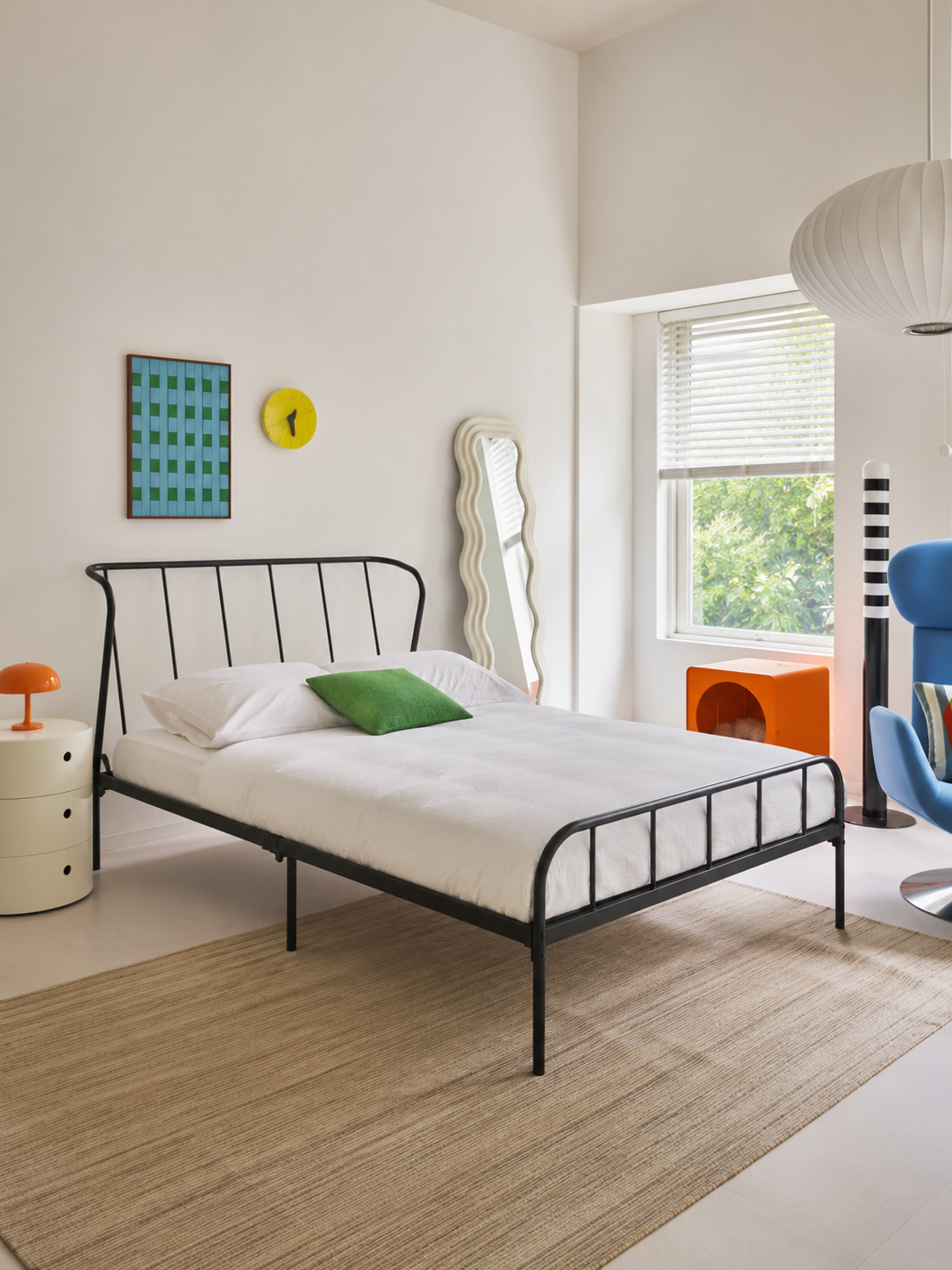 AriaArc Metal Bed