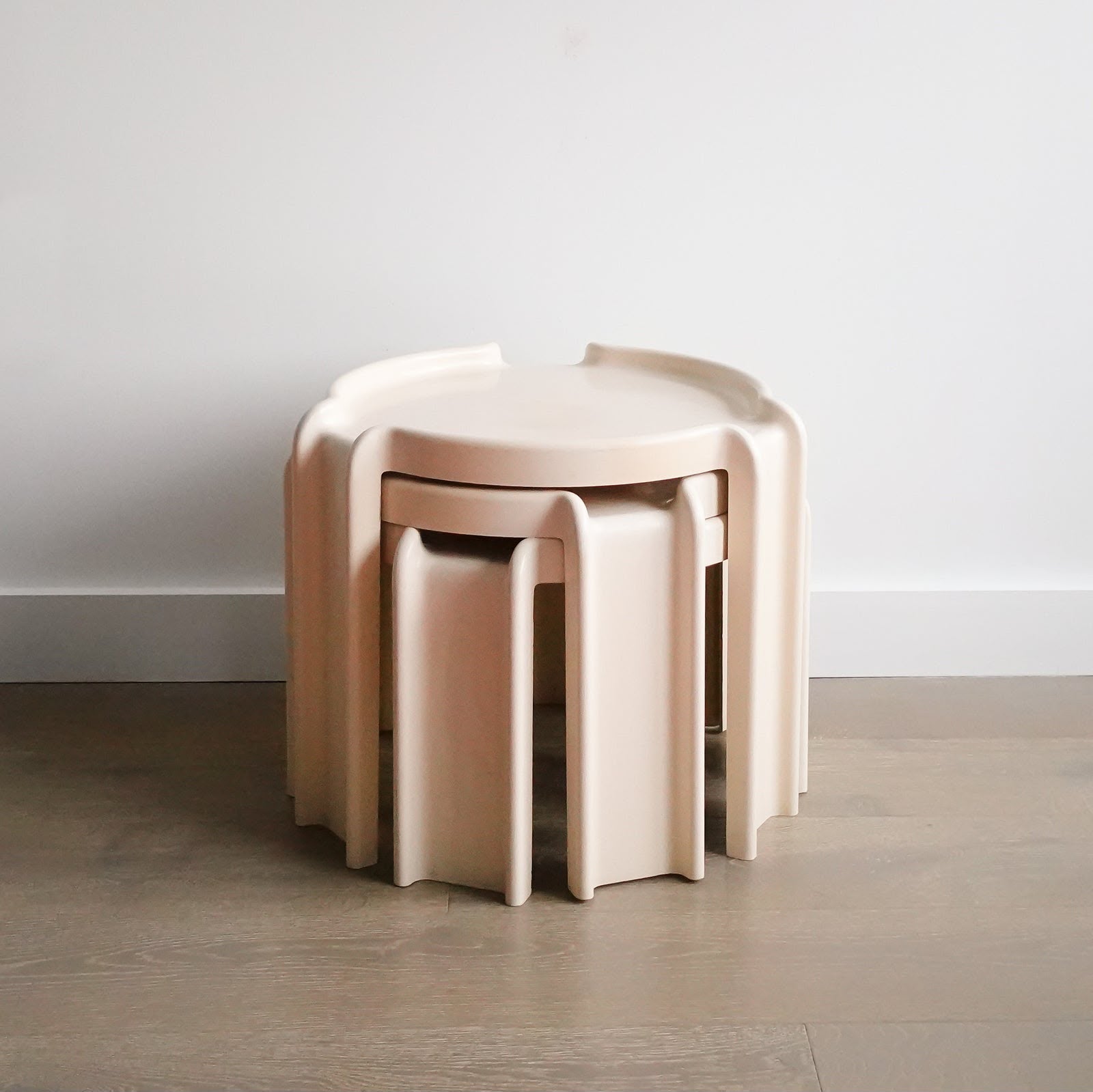 Giotto Table