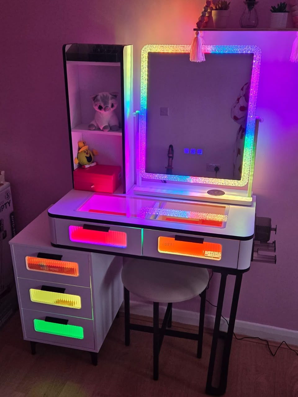 Ester Vanity Table