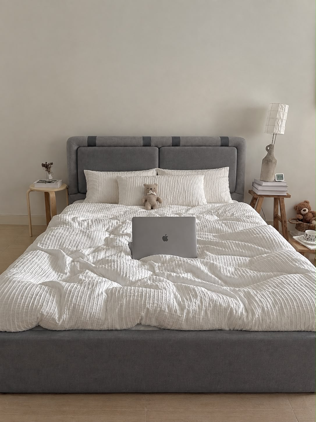 Geerry Upholstery Bed