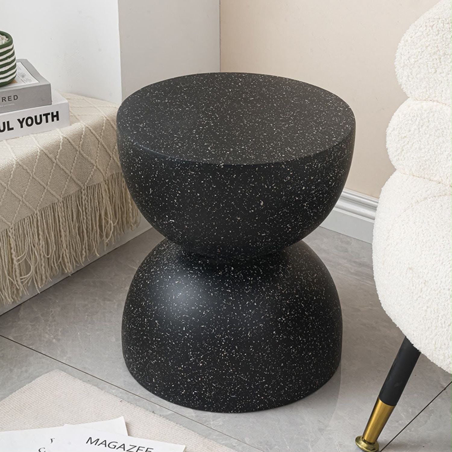 NoirEssence  Table