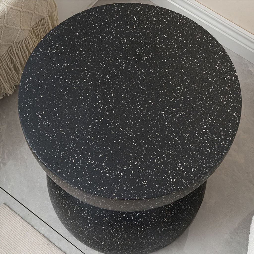 NoirEssence  Table