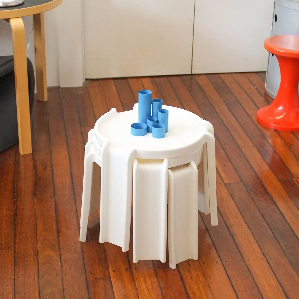 Giotto Table