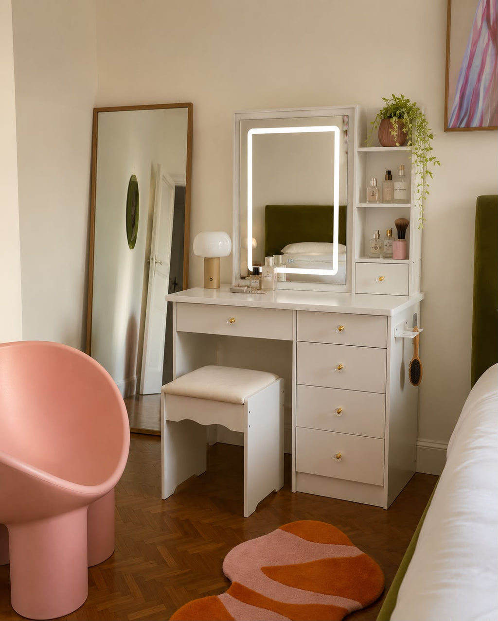 Lora Vanity